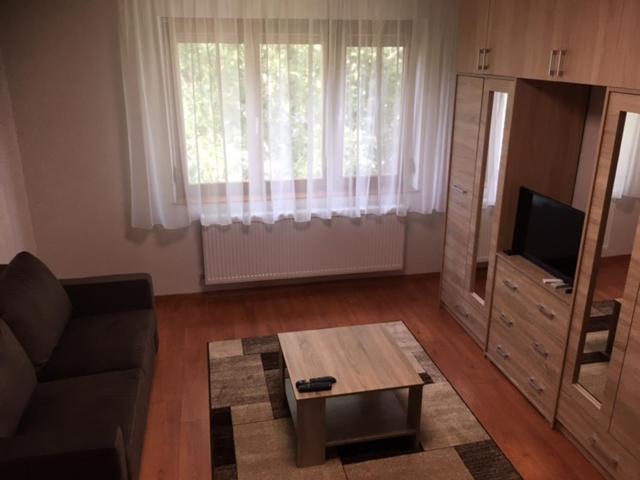 Thaly 5 Apartment Debrecen Ngoại thất bức ảnh